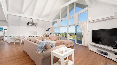 Combined Kingsley Beach House - Nambucca Heads Accommodation 3