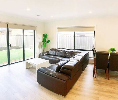 Comfortable 4BR 2Bath House Tarneit Melbourne - Nambucca Heads Accommodation 3