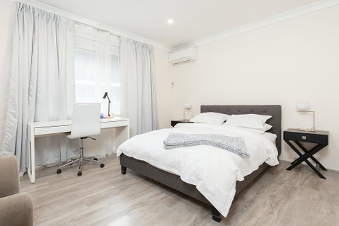 Comfy & Convenient @ Homebush West 300 Steps Train - Nambucca Heads Accommodation 2