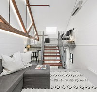 Converted Warehouse City Loft - Nambucca Heads Accommodation