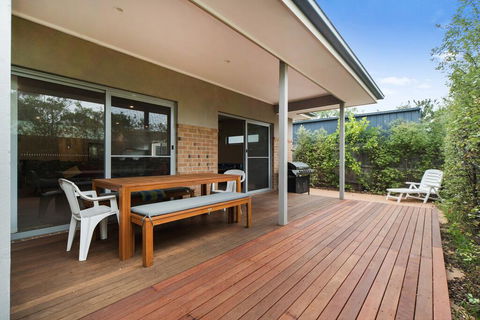 Cootamundra - Nambucca Heads Accommodation 1