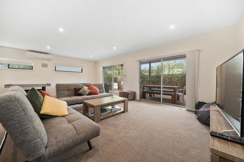 Cootamundra - Nambucca Heads Accommodation 0