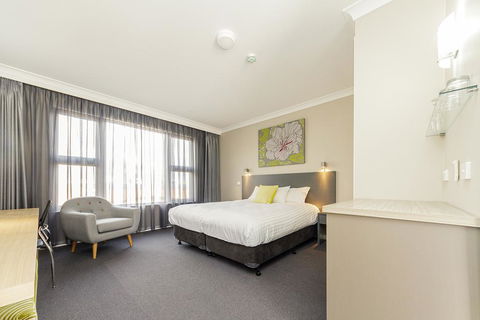 Cowra Services Club Motel - Nambucca Heads Accommodation 0