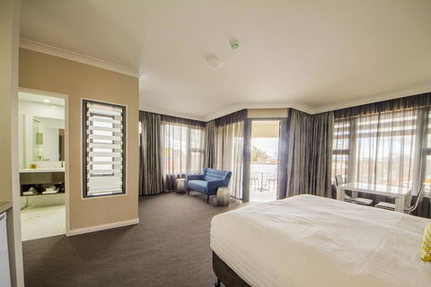 Cowra Services Club Motel - Nambucca Heads Accommodation 3