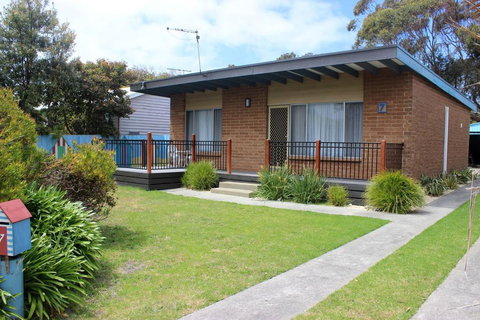 Cronulla Cottage @ Cape Woolamai - Nambucca Heads Accommodation 1