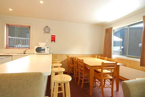 Discobulous 6 - Nambucca Heads Accommodation 2