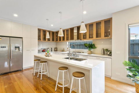 Dromana 300m Beach Shops And Cafes Table Tennis - Nambucca Heads Accommodation 1