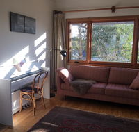 Eco-renovated light-filled house on a hill - Nambucca Heads Accommodation