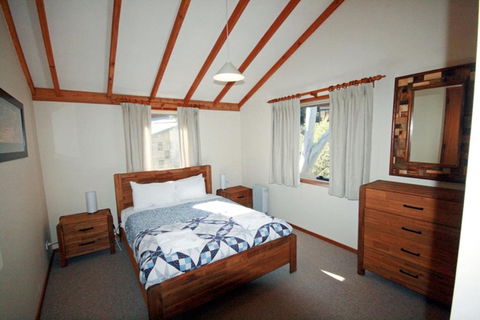 Edzell - Stunning Waterfront Home - Nambucca Heads Accommodation 2