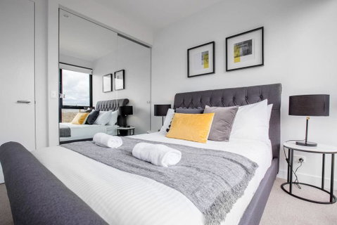 Elegant 2BR@Footscray Station - Nambucca Heads Accommodation 2