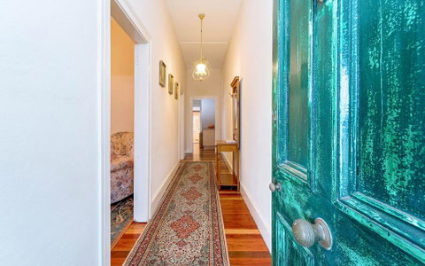 Eliza 1875 Red Brick Duplex Townhouse - Nambucca Heads Accommodation 1