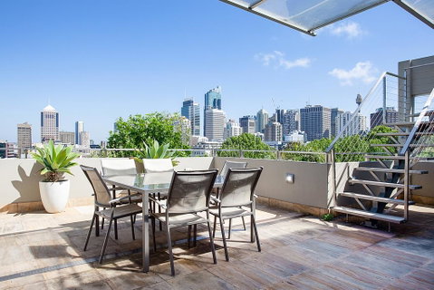 Enjoy Leafy Urban Outlooks In Modern Lifestyle Retreat - Nambucca Heads Accommodation 3