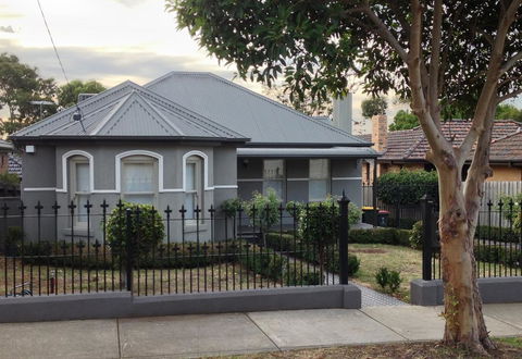 Essendon - Home Away From Home - Nambucca Heads Accommodation 0