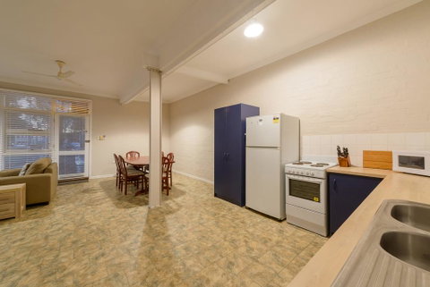 Exmouth Villas Unit 35 - 2 Bedroom Self-Contained Unit At The Heart Of Town - Nambucca Heads Accommodation 2