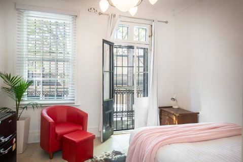 Explore Surry Hills From A Chic Inner City Terrace! - Nambucca Heads Accommodation 1