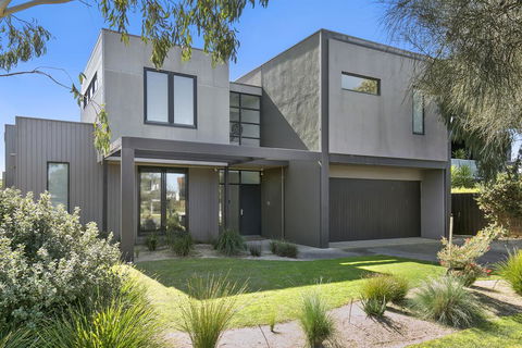 Fabulous Home - Families Only - Nambucca Heads Accommodation 1
