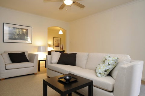 Feathers Serviced Townhouse - Nambucca Heads Accommodation 3