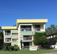 First Floor Unit with waterviews from your balcony - Nambucca Heads Accommodation