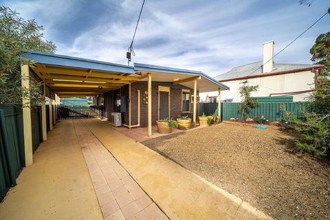 Flinders Ranges Bed And Breakfast - Nambucca Heads Accommodation 1