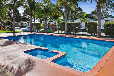Frankston Holiday Park And Sandhurst Motel - Nambucca Heads Accommodation 0