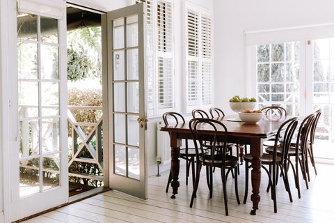 French Cottage 1854 With Stunning Alfesco Garden - Nambucca Heads Accommodation 2