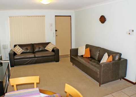 Geraldton Holiday Unit - Nambucca Heads Accommodation 1