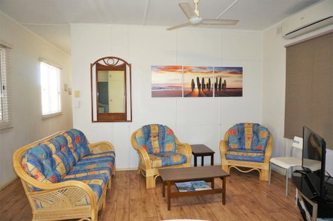 Getaway Villas Unit 3 - 3 Bedroom Self-Contained Villa With A Deck - Nambucca Heads Accommodation 2