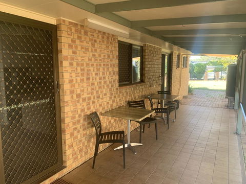 Gin Gin Budget Accommodation - Nambucca Heads Accommodation 1