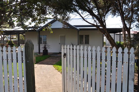 Girraween House - Nambucca Heads Accommodation 0