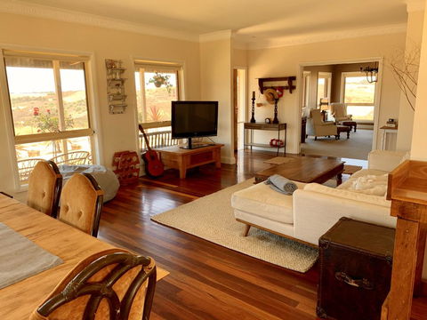 Harry Scotts Farmhouse At Vineyard - Nambucca Heads Accommodation 3