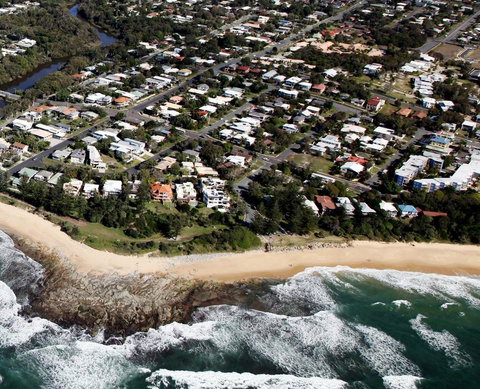 Henzell Street 28. Dicky Beach - Nambucca Heads Accommodation 1