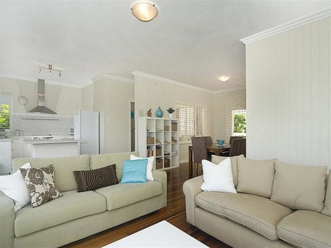 Henzell Street 28. Dicky Beach - Nambucca Heads Accommodation 2