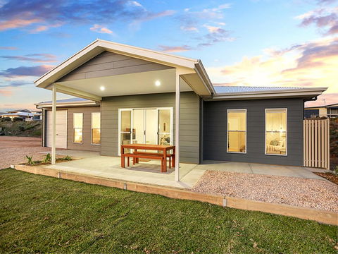 High Tide - Wallaroo Beachfront Property - Pet-Friendly - Nambucca Heads Accommodation 1