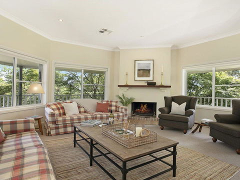 Hillview Cottage - Classic Country Comfort And Charm - Nambucca Heads Accommodation 1