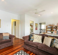 Homely Pembroke On The Park Cottage - Nambucca Heads Accommodation