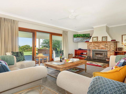 Jaspers Brush - Tranquil Gardens & Stunning Views - Nambucca Heads Accommodation 2