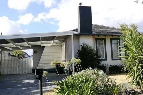 Jesson Crescent Dandenong Cozy House - Nambucca Heads Accommodation 0