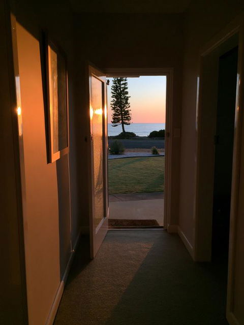 Jewel Of The South Beachside Holiday Rental - Nambucca Heads Accommodation 2