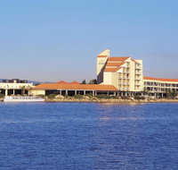 Lakes Hotel - Nambucca Heads Accommodation