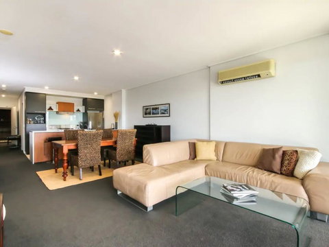 Large 3 Bedroom Apartment With River Views Near The Stadium - Nambucca Heads Accommodation 0