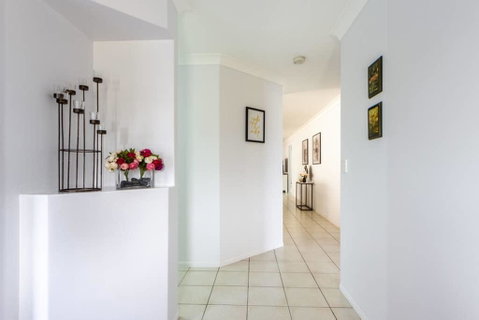 Large Executive And Family Home - Flinders View - Nambucca Heads Accommodation 3