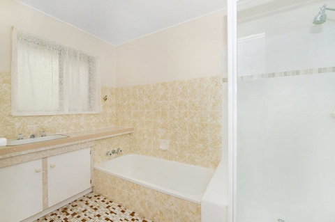 Large Family Waterfront Home With Room For A Boat - Welsby Pde, Bongaree - Nambucca Heads Accommodation 1