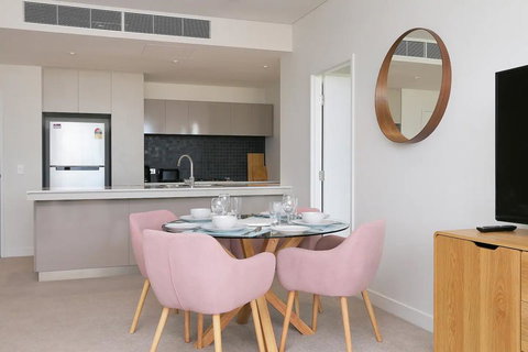 Large Modern 2 Bedroom Apartment Near Lake Claremont - Nambucca Heads Accommodation 3