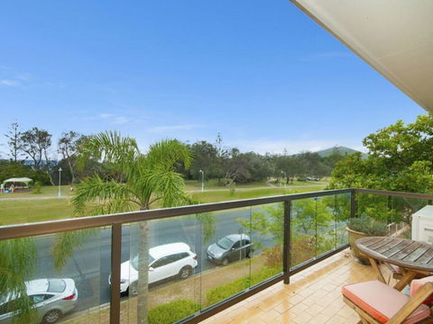 Lawson Beachfront - Nambucca Heads Accommodation 1