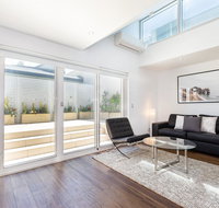 Leichhardt Self-Contained Modern One-Bedroom Apartment 9NOR - Nambucca Heads Accommodation