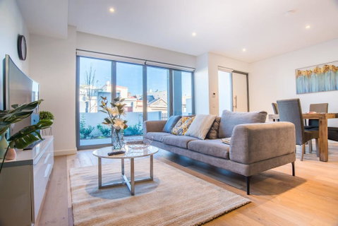 Luxurious Townhouse With Natural Light In Rosebery - Nambucca Heads Accommodation 0
