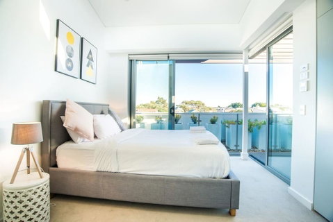 Luxurious Townhouse With Natural Light In Rosebery - Nambucca Heads Accommodation 3