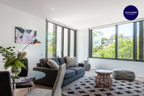 LUXURY APARTMENT / / MOMENTS TO LANE COVE VILLAGE - Nambucca Heads Accommodation 2