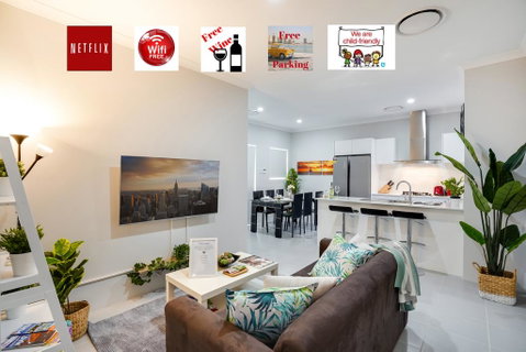 LUXURY HOUSE 10 MIN FROM BEACH WIFI+NETFLIX SLEEP 9 - Nambucca Heads Accommodation 0