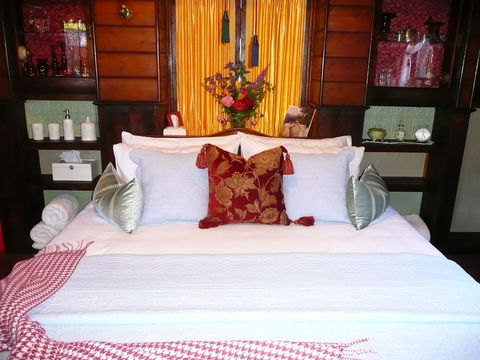 Madam Saddler - On Fraser Clunes - Nambucca Heads Accommodation 2